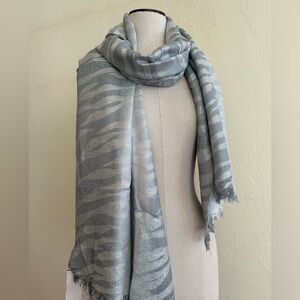 Cache scarf/wrap